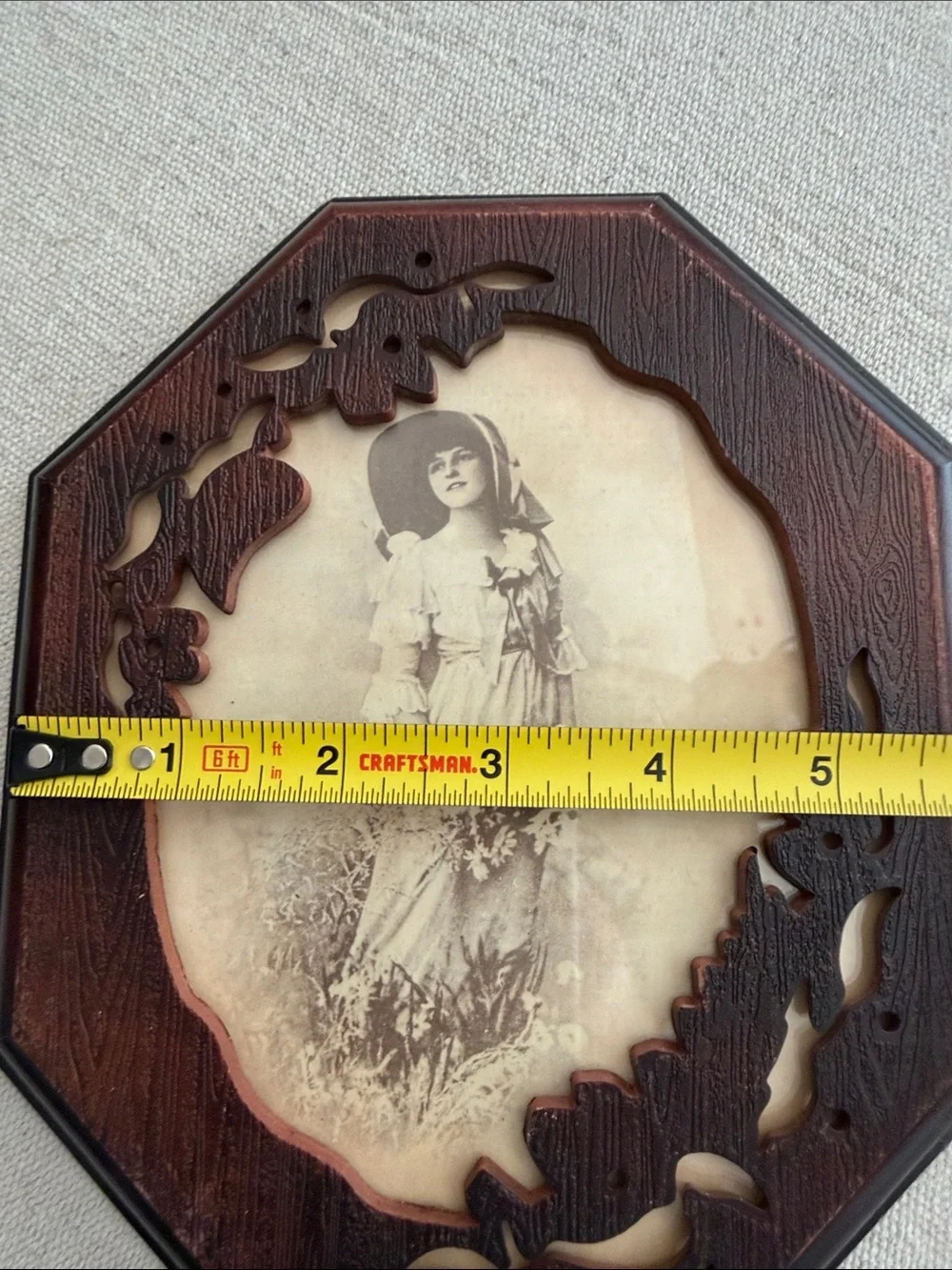 VTG Faux Wood Octagon Ornate Floral Cutout Picture Frame
